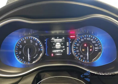 2016 Chrysler 200 Limited z USA, uszkodzony, nr VIN 1C3CCCAB5GN169342